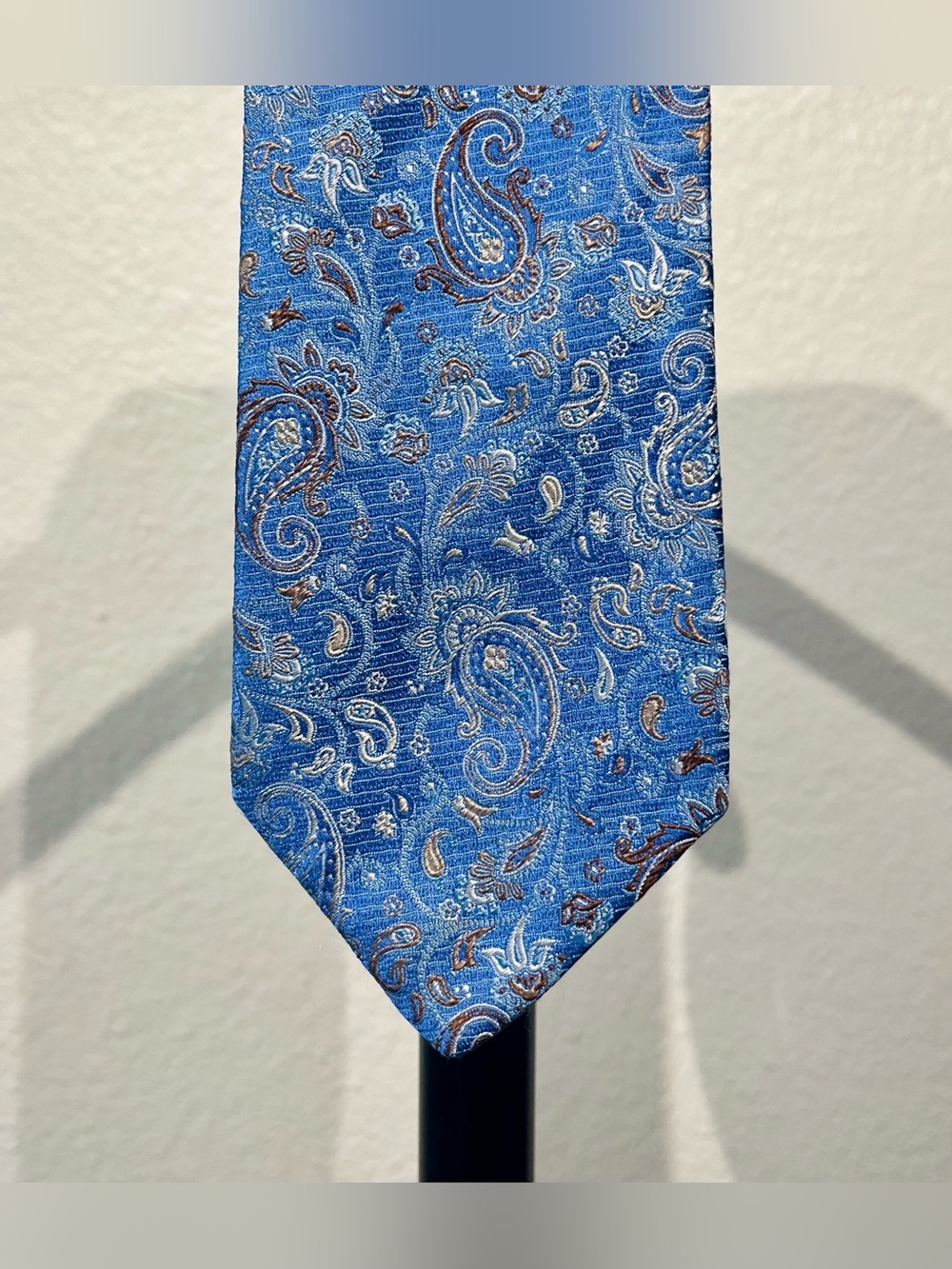 Vintage Royal Classic Blue Paisley 100% Silk Tie with Brown Accents - Picture 2 of 6